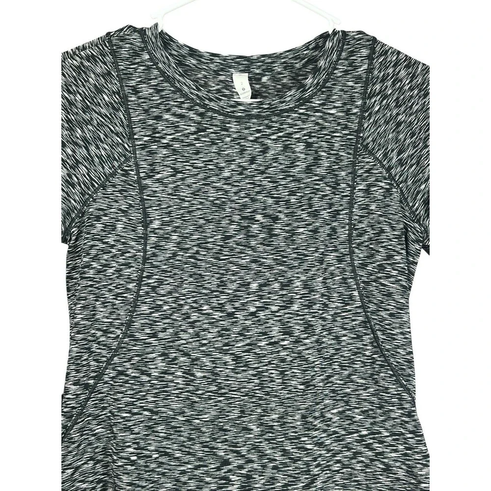 Lululemon Shirt Women's 2 Make Miles Count‎ Spaced Out Space Dye Black White Tee